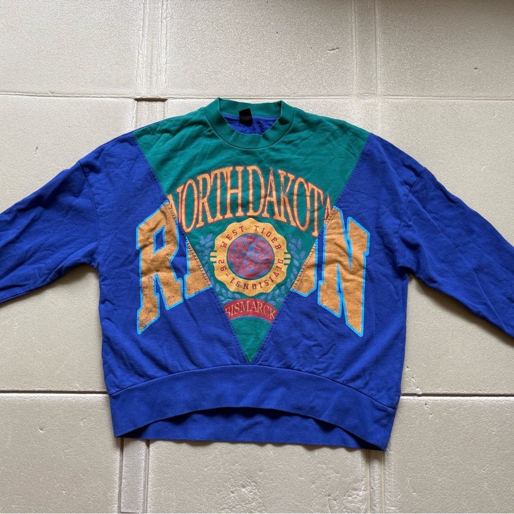 Urban Outfitters Vintage Like Cotton Graphic Colorful Sweater Size Medium